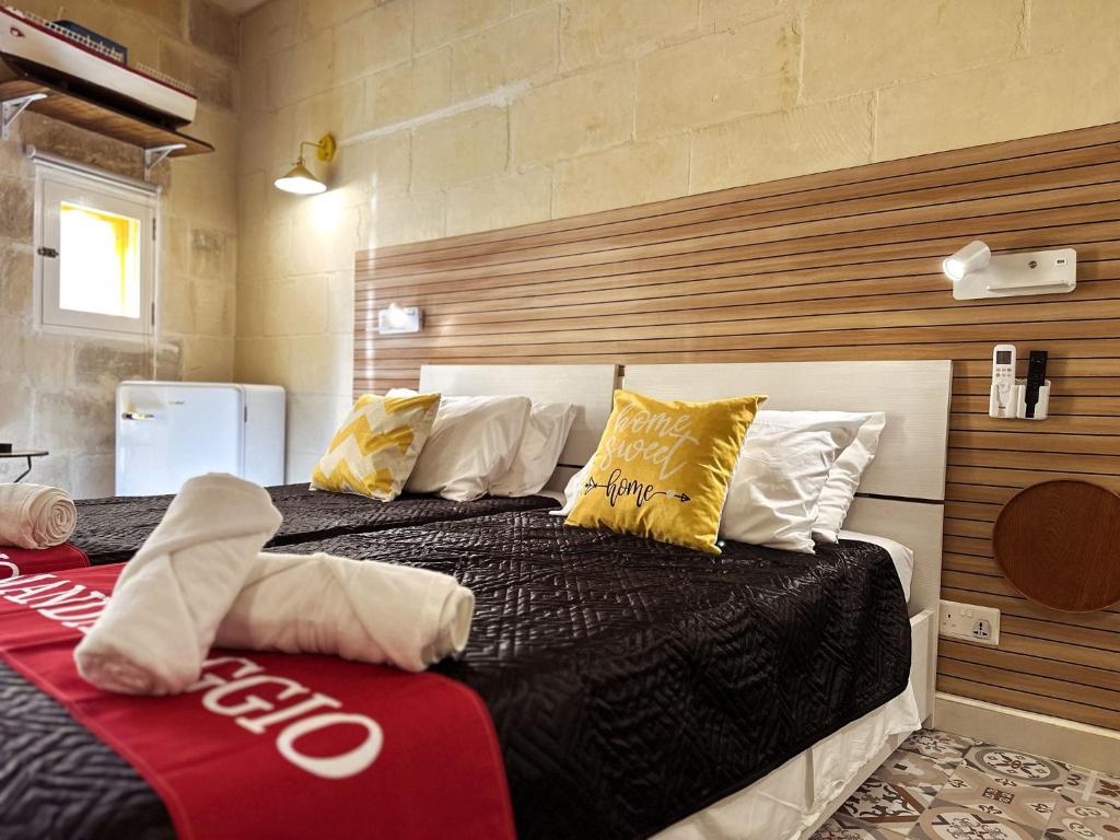 Twin Room at Mandaraggio Stays