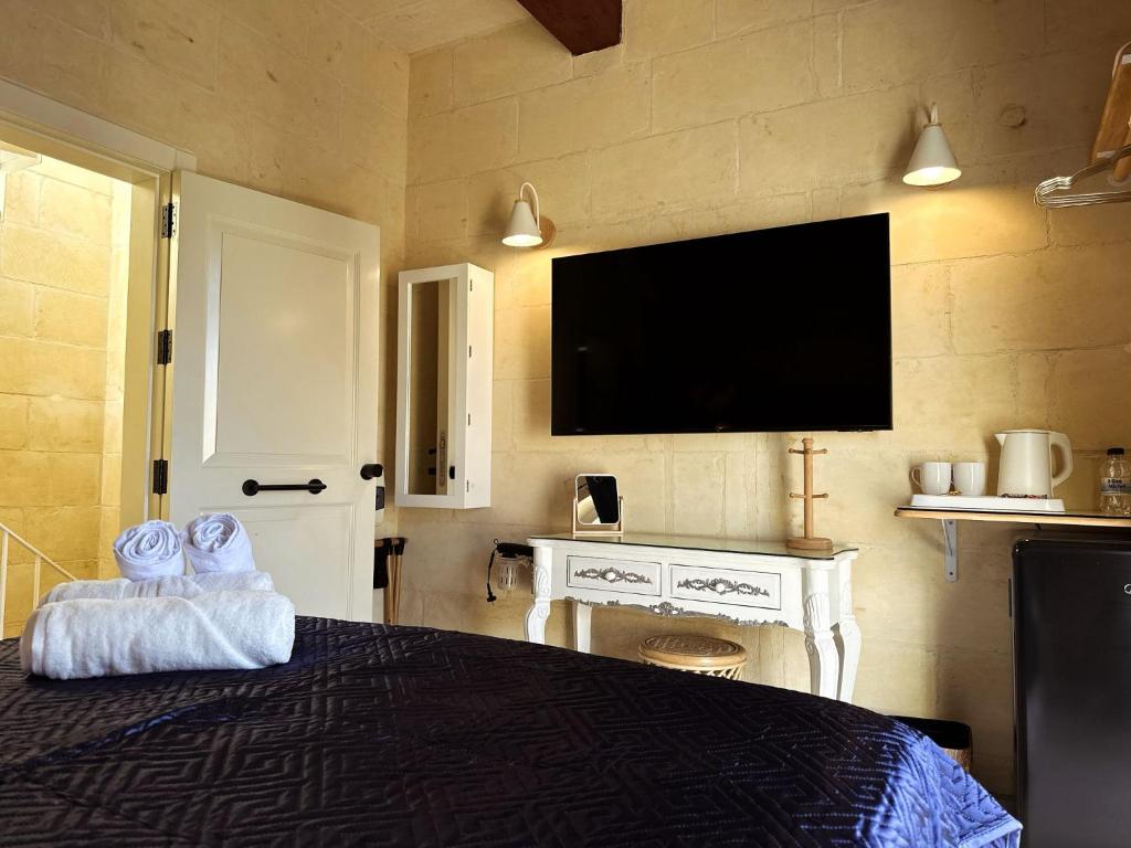 Double Room with Terrace at Mandaraggio Stays